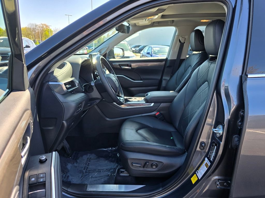 Used 2020 Toyota Highlander Platinum AWD/4WD image 15