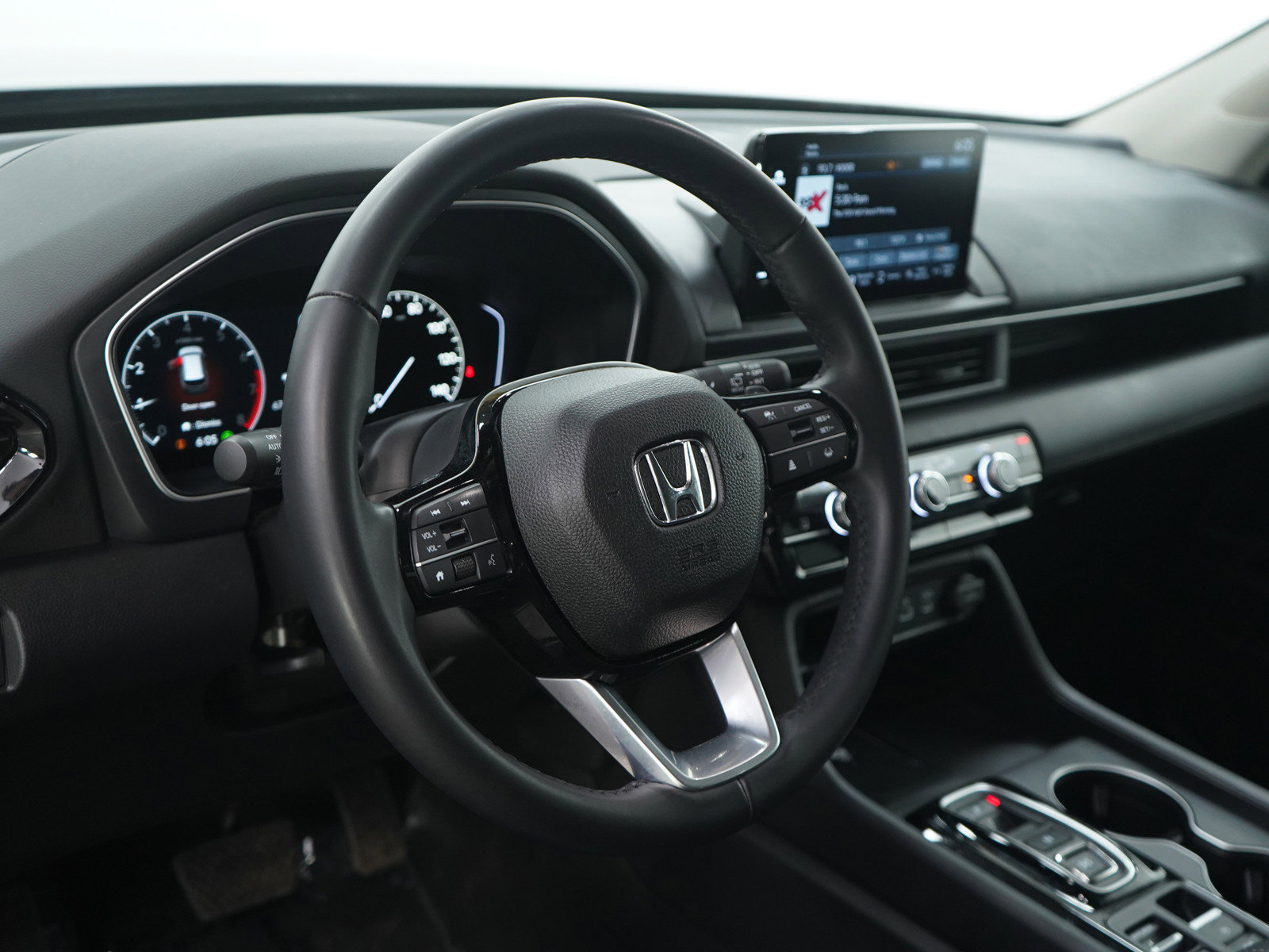 Used 2025 Honda Pilot EX-L image 24