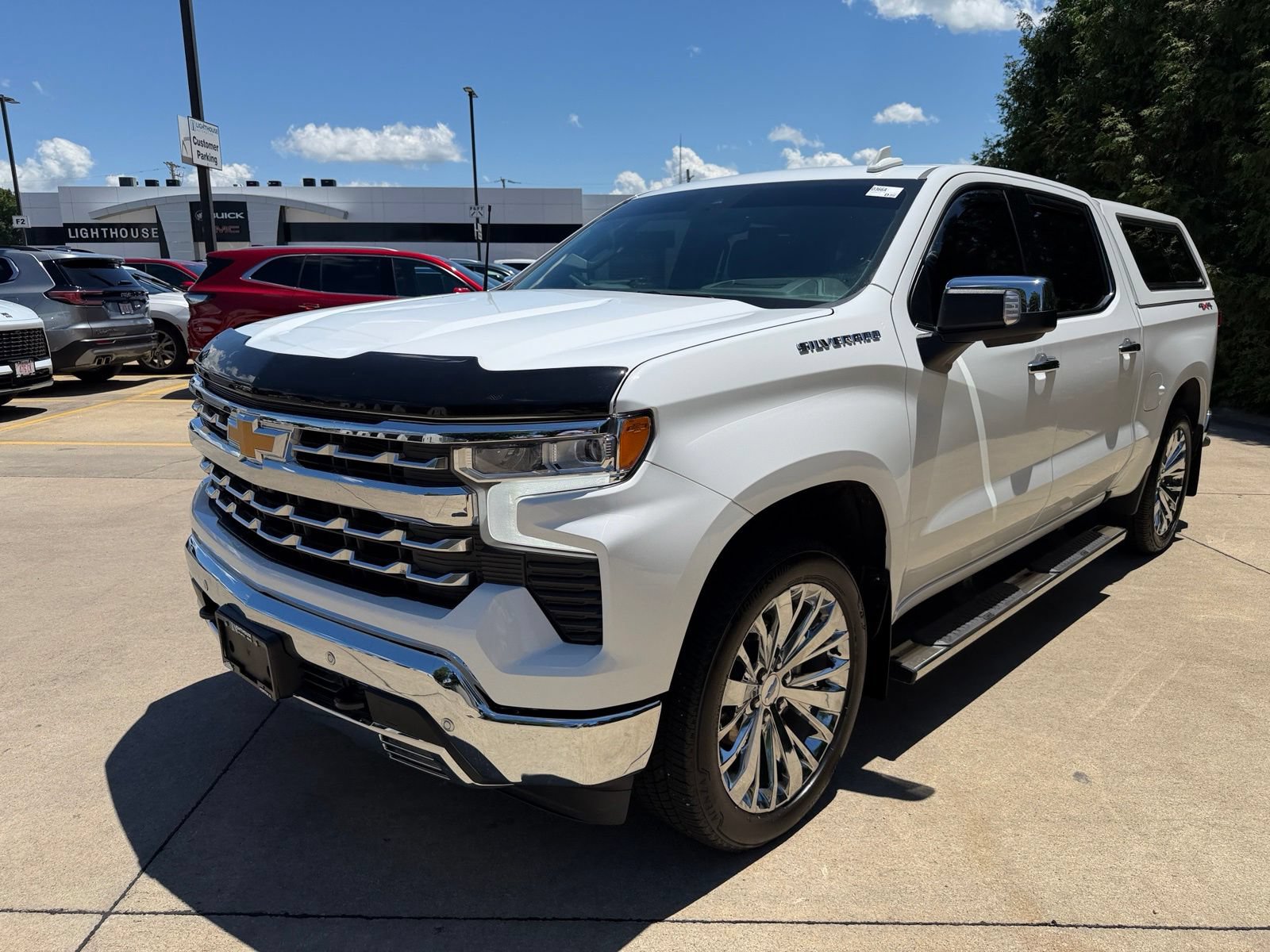 Used 2023 Chevrolet Silverado 1500 LTZ w/ Technology Package AWD/4WD image 7