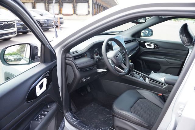 New 2025 Jeep Compass Latitude w/ Sun & Sound Group image 10
