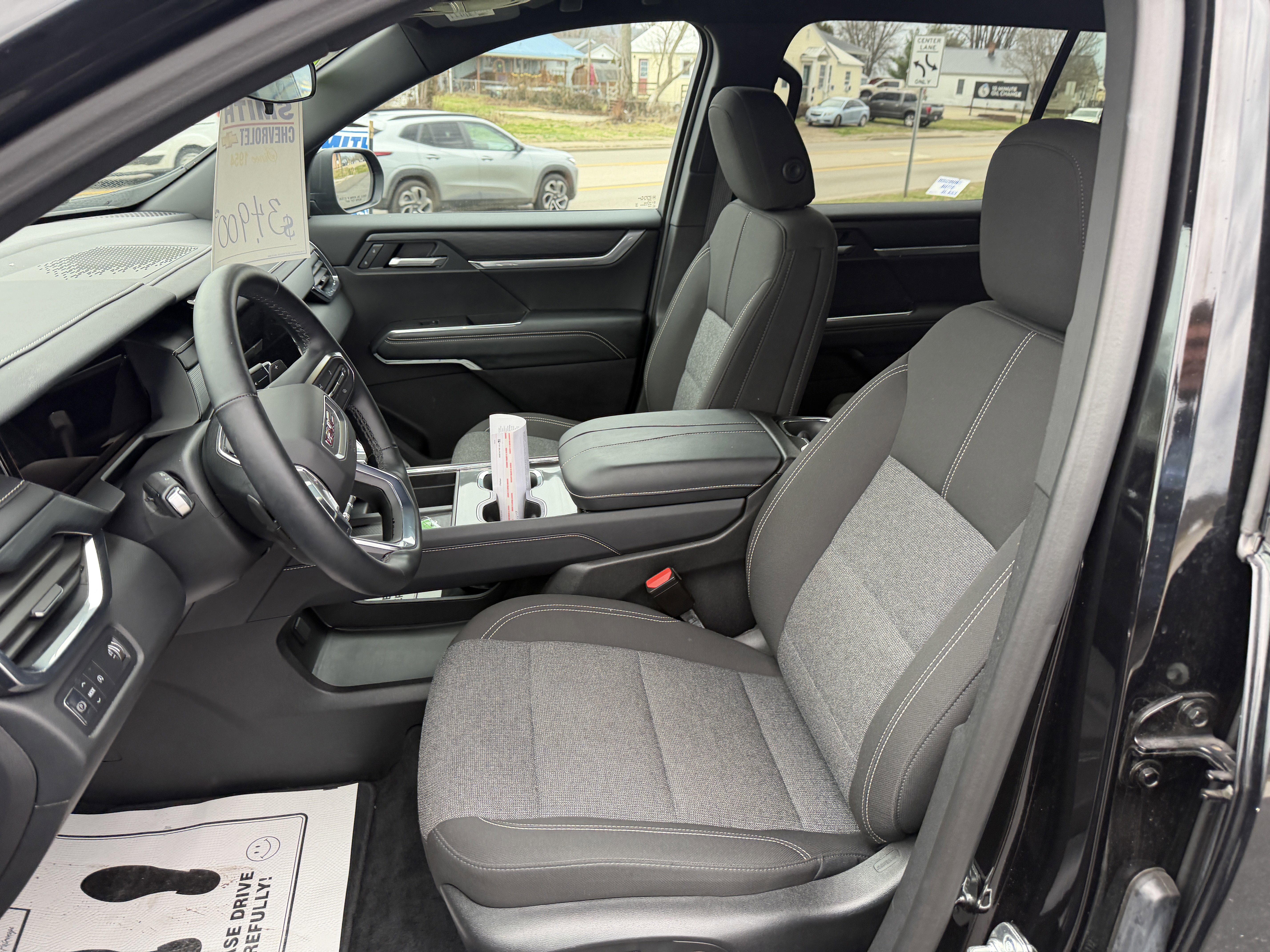 Used 2025 GMC Acadia Elevation image 11