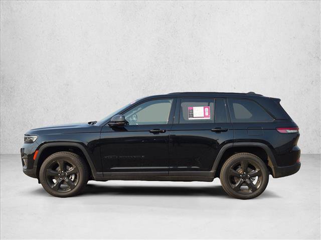 Used 2023 Jeep Grand Cherokee Altitude AWD/4WD image 8