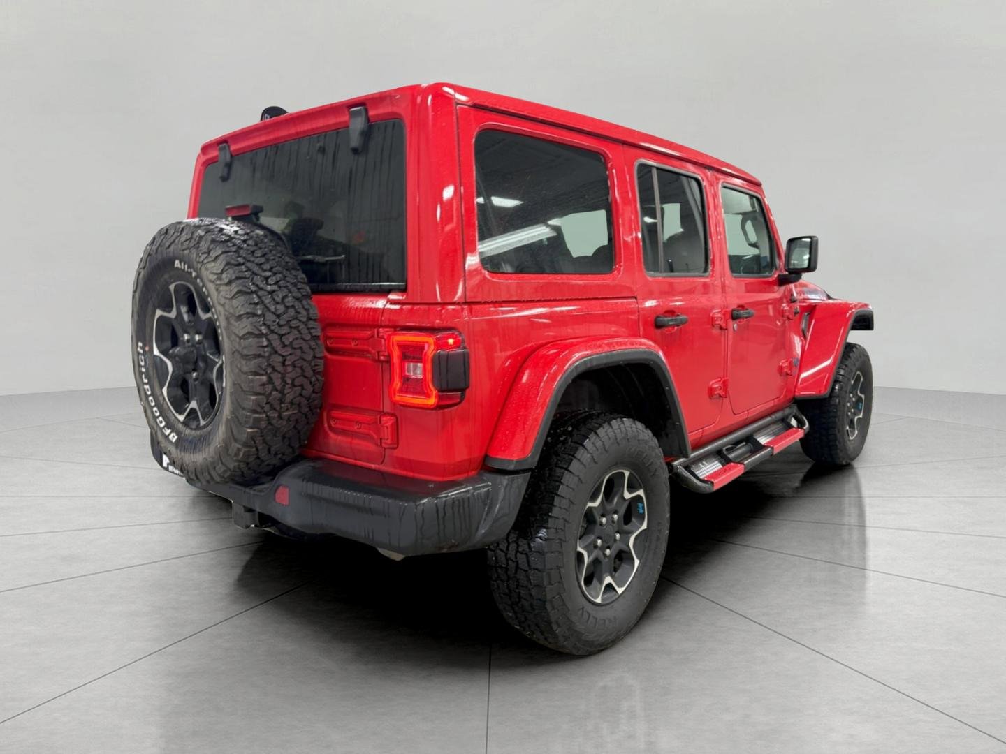 Used 2022 Jeep Wrangler Unlimited Rubicon 4xe w/ Steel Bumper Group image 9