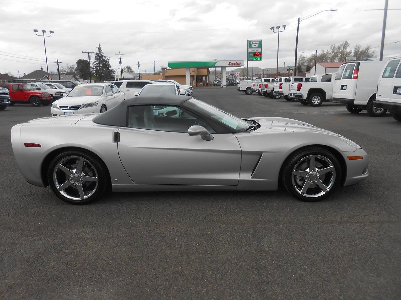 Used 2006 Chevrolet Corvette Convertible w/ Preferred Equipment Group image 11
