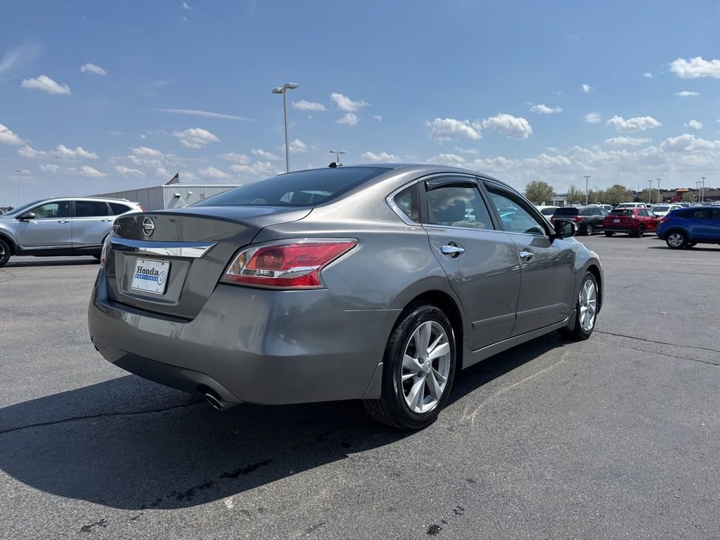Used 2015 Nissan Altima 2.5 SV w/ Convenience Package FWD image 6
