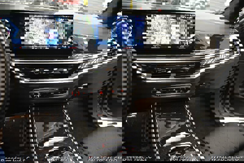 Used 2023 BMW X7 M60i w/ Climate Comfort Package image 34