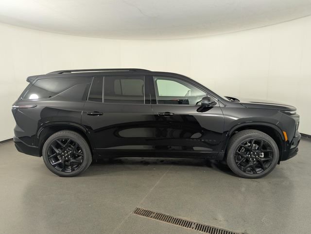 Used 2025 Chevrolet Traverse RS w/ LPO, Floor Liner Package image 8
