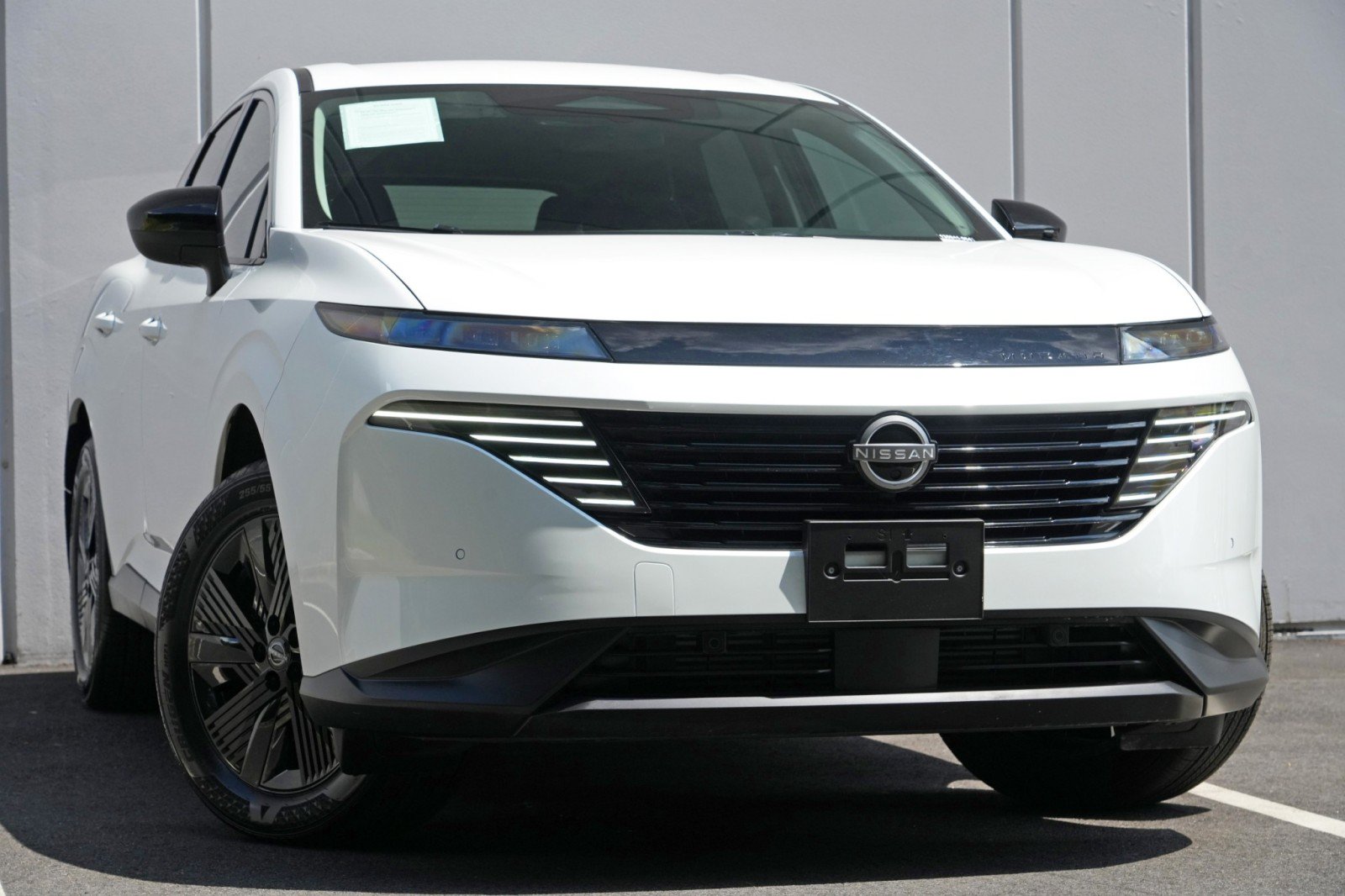 Used 2025 Nissan Murano SV AWD/4WD image 2