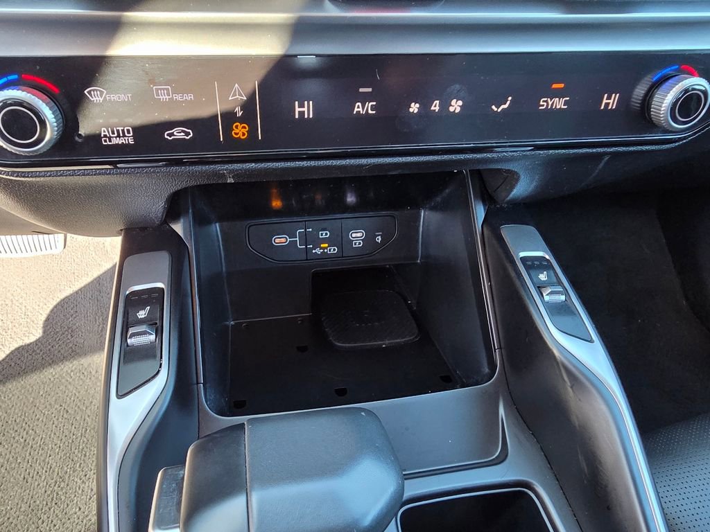 Used 2024 Kia Sorento S image 21
