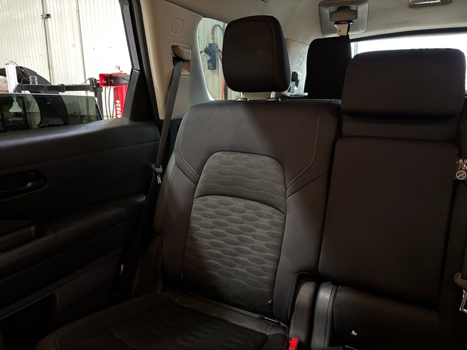 Used 2025 Nissan Pathfinder SV image 42