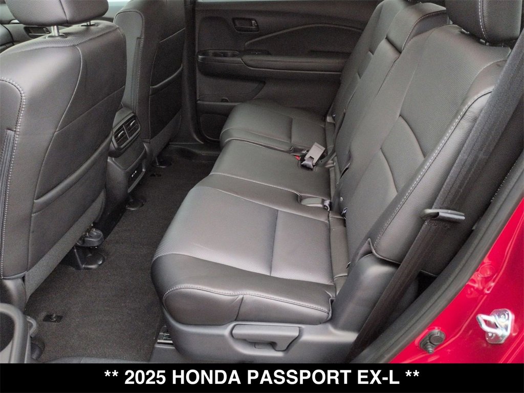 Used 2025 Honda Passport EX-L image 4