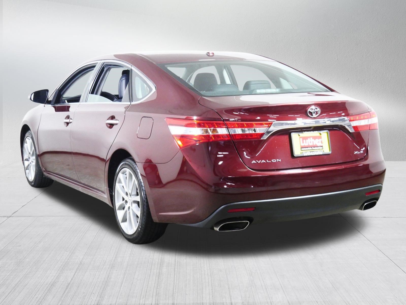 Used 2015 Toyota Avalon XLE Touring FWD image 5