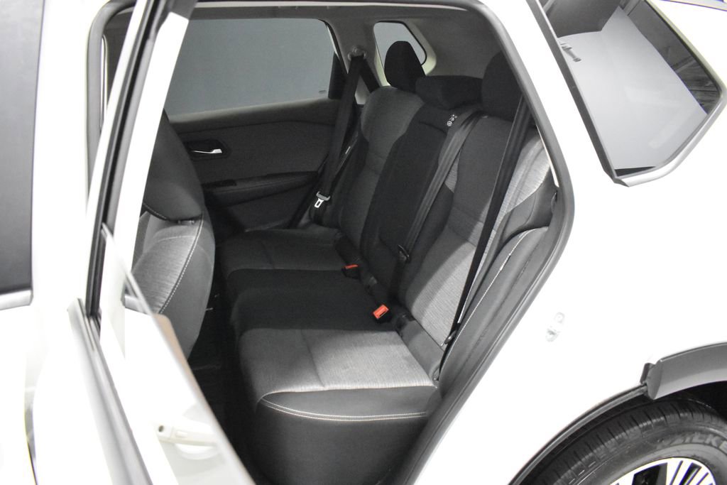 Used 2022 Nissan Rogue SV AWD/4WD image 28
