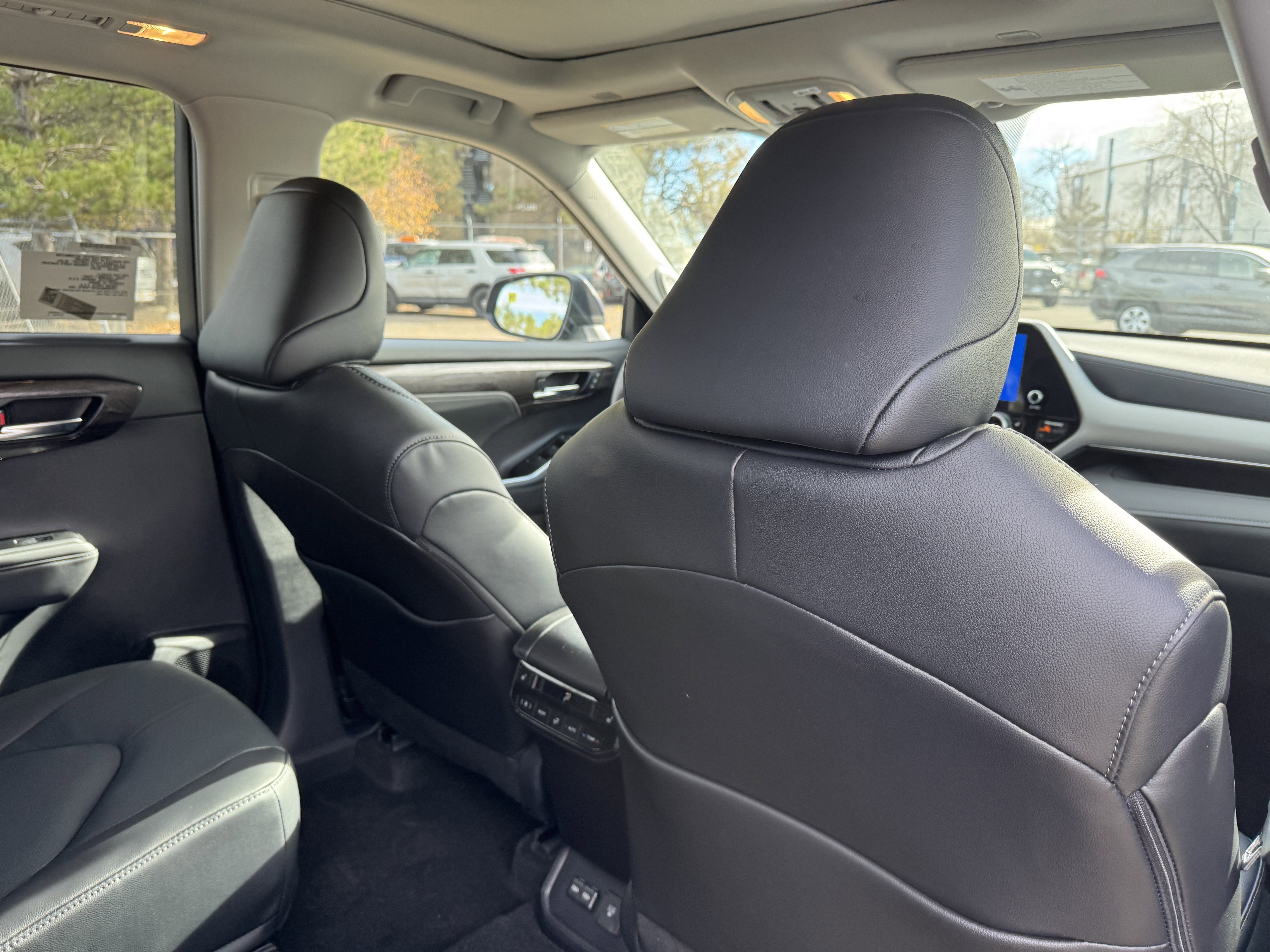 New 2026 Toyota Highlander Platinum AWD/4WD image 22