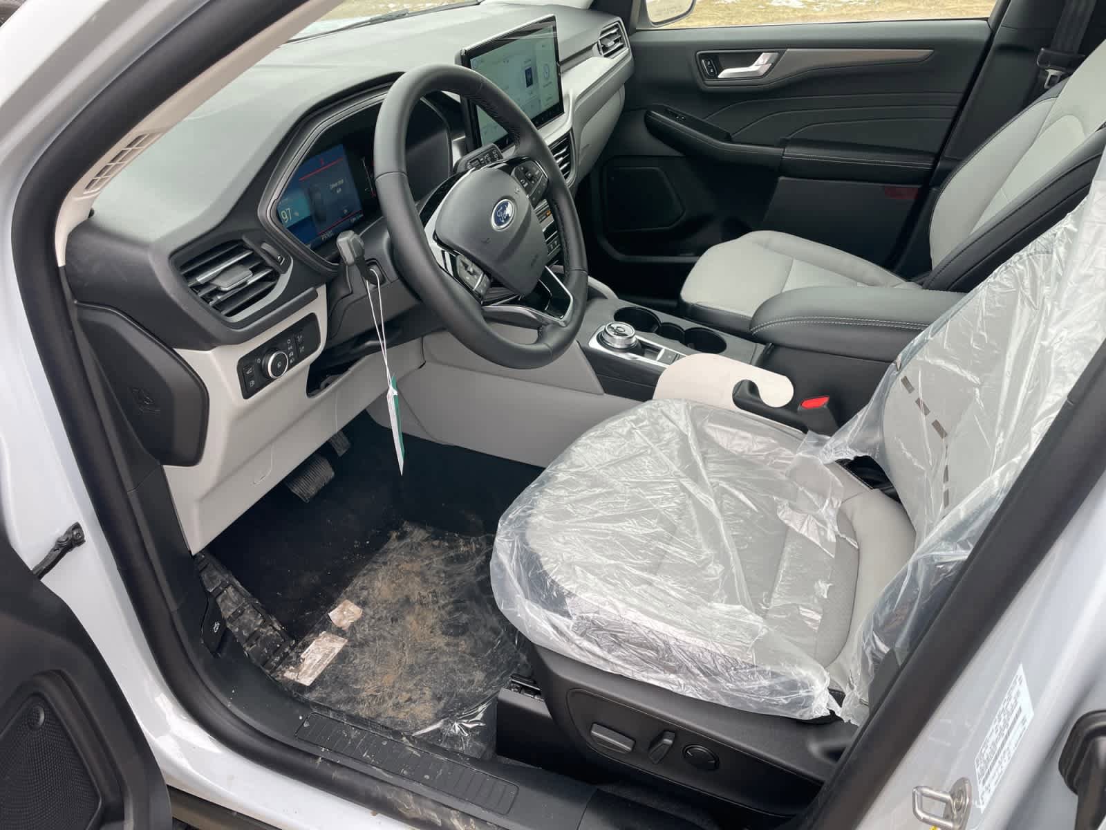 New 2026 Ford Escape SE w/ Class II Trailer Tow Package FWD image 16