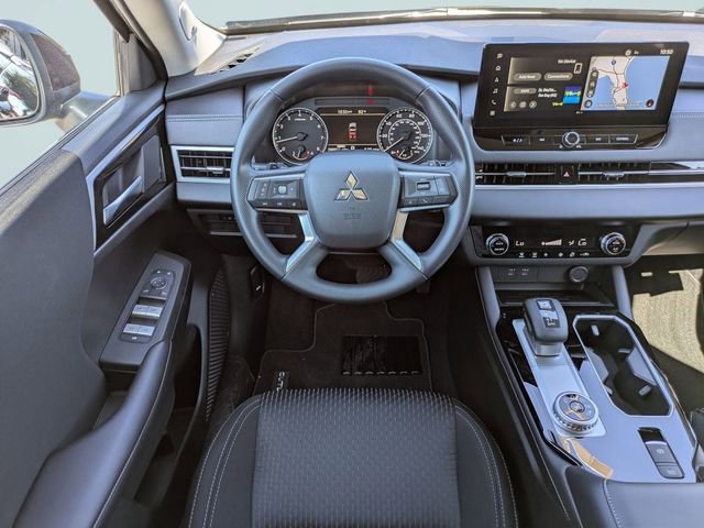 New 2025 Mitsubishi Outlander ES image 15