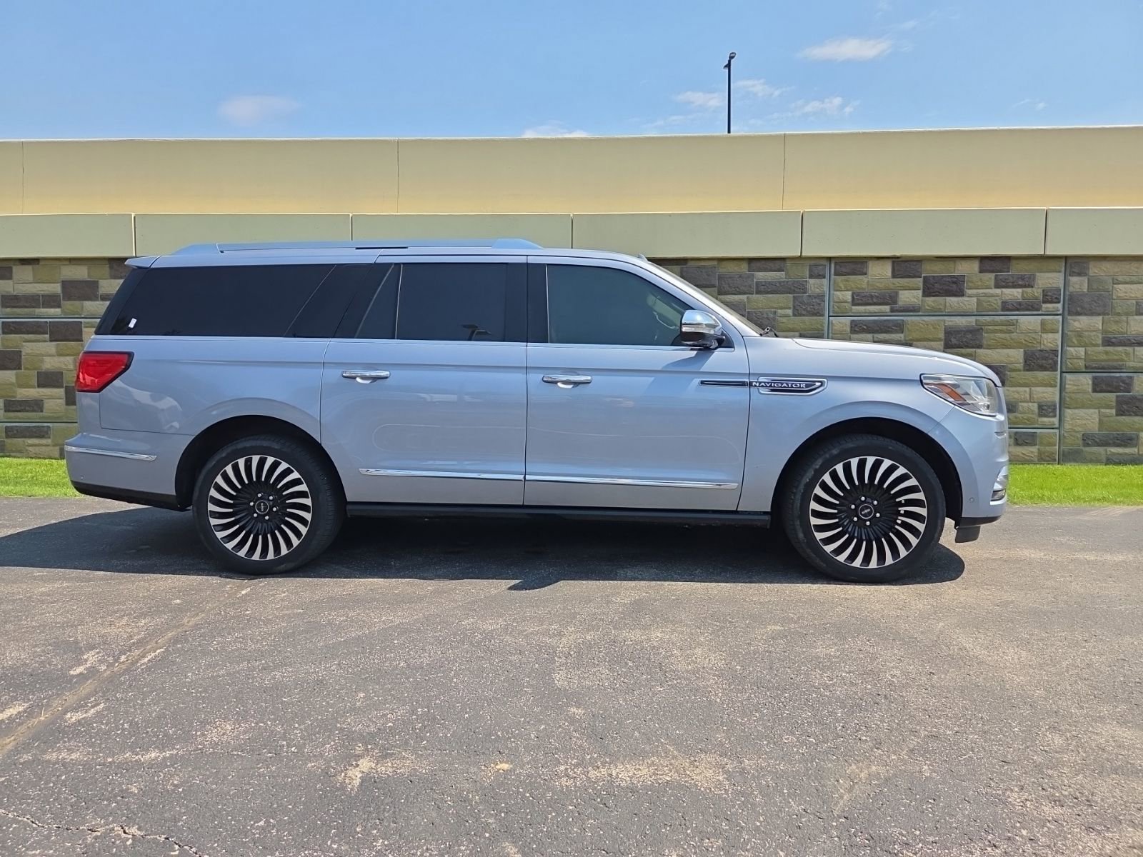 Used 2019 Lincoln Navigator L Black Label image 3