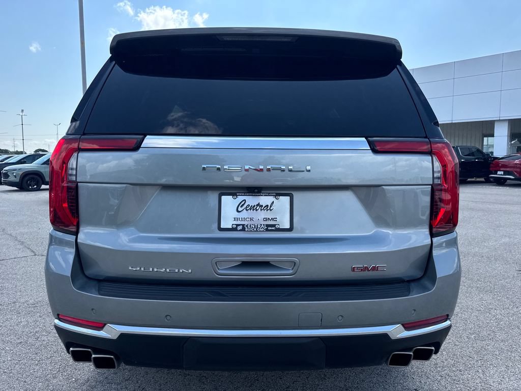 Used 2025 GMC Yukon Denali AWD/4WD image 9