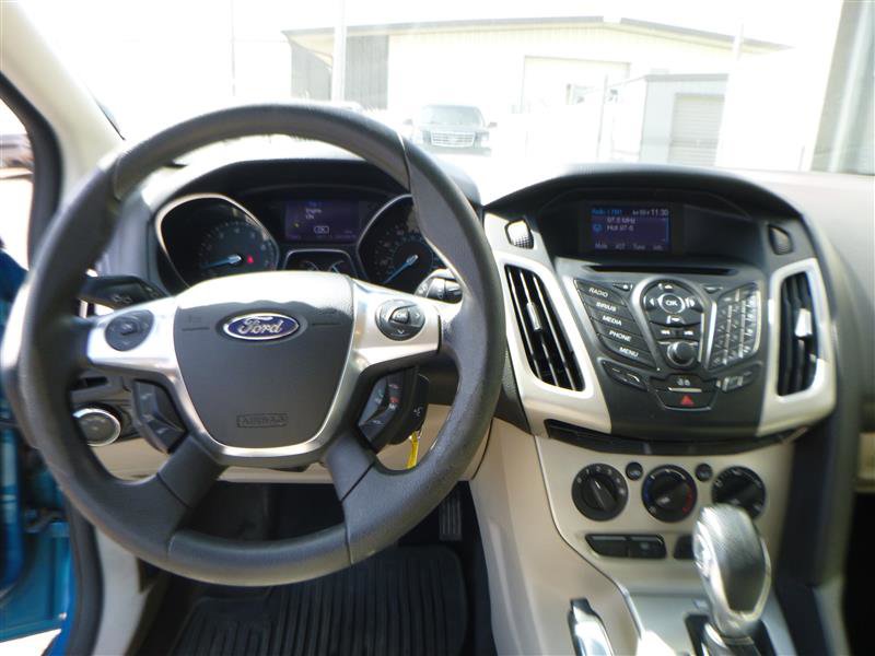 Used 2013 Ford Focus SE w/ SE Winter Pkg FWD image 10