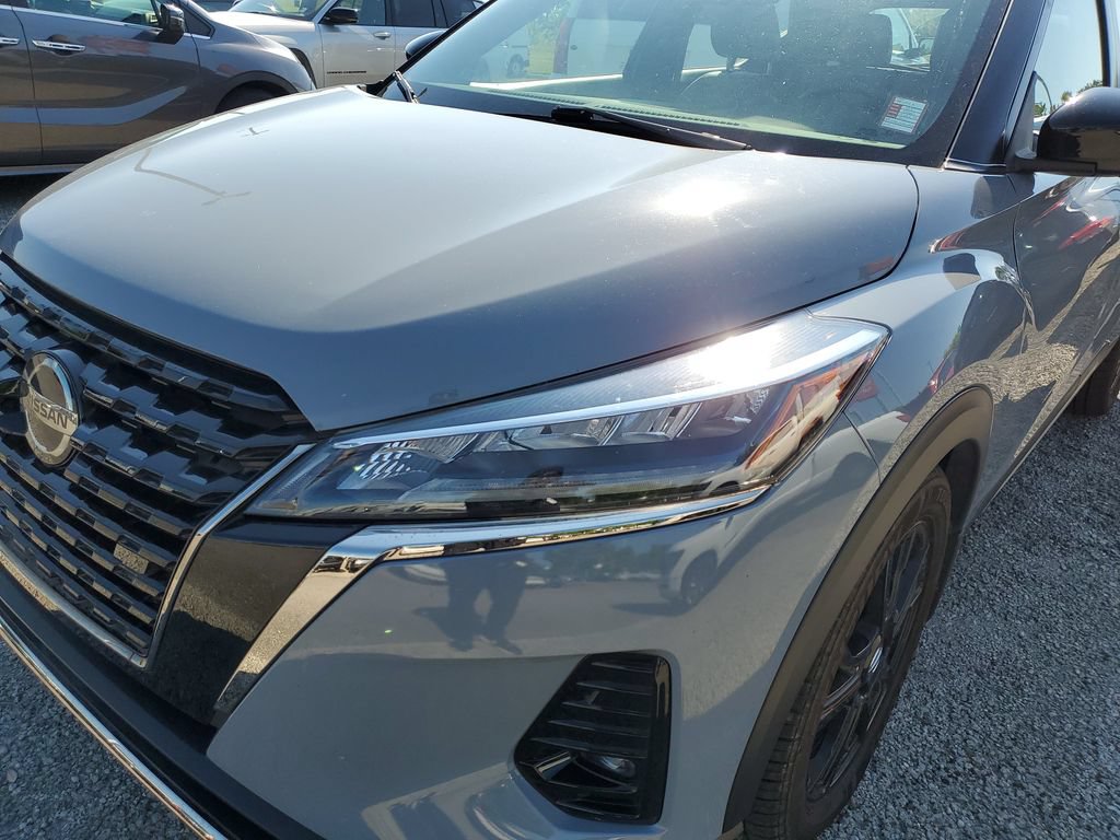 Used 2021 Nissan Kicks SR w/ SR Premium Package FWD image 17