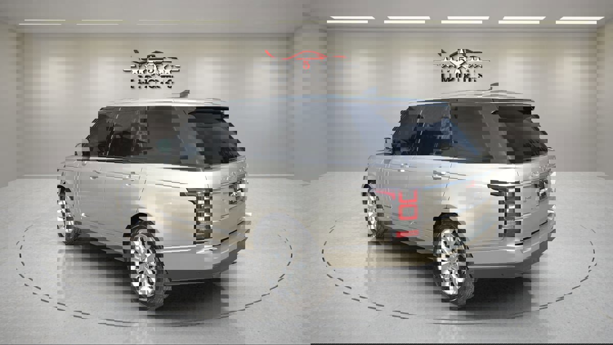 Used 2017 Land Rover Range Rover HSE image 3