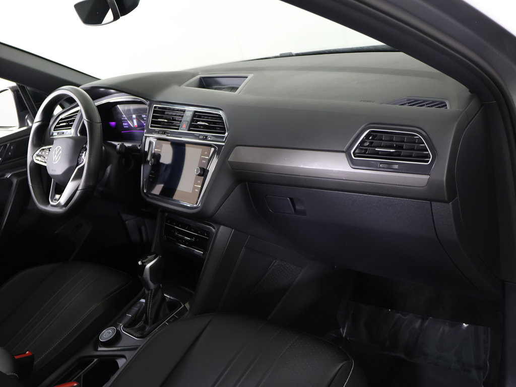 Used 2024 Volkswagen Tiguan SE R-Line AWD/4WD image 30
