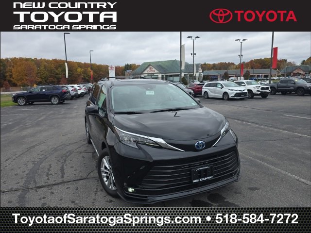 New 2025 Toyota Sienna XLE