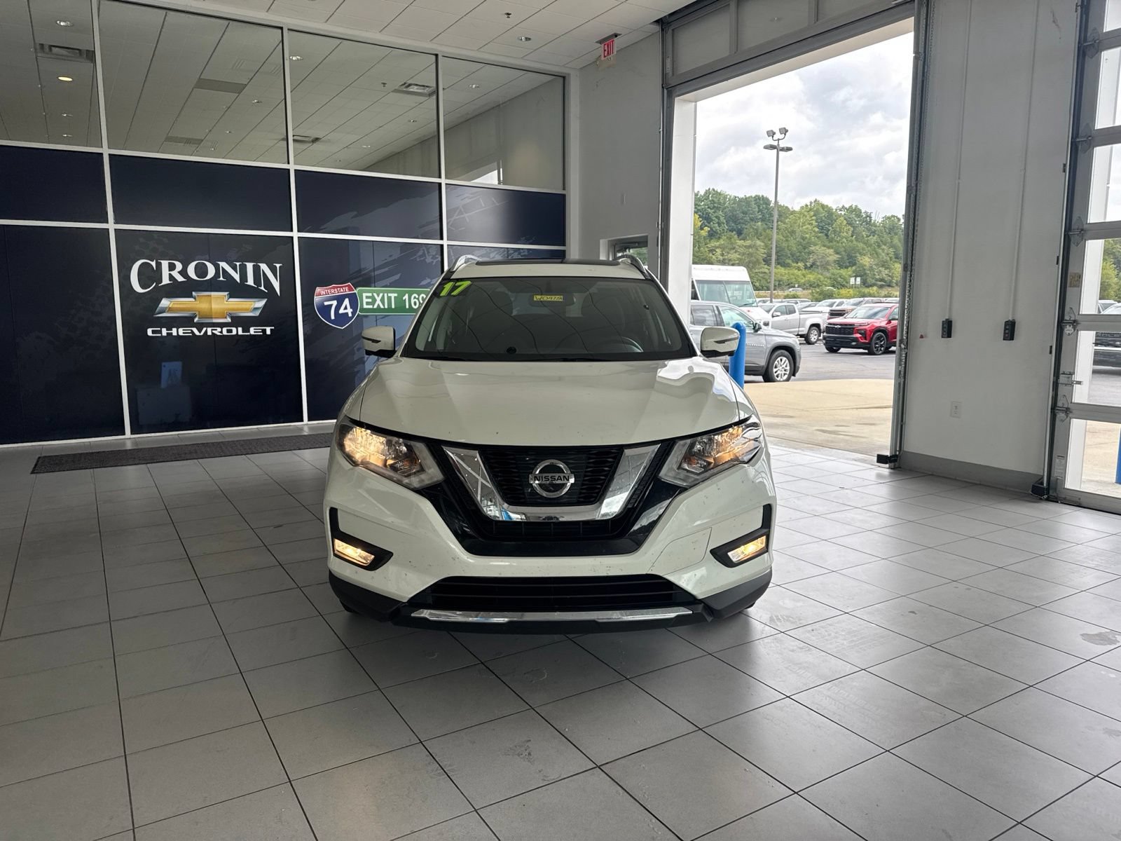 Used 2017 Nissan Rogue SV w/ Sun & Sound Touring Package AWD/4WD image 2