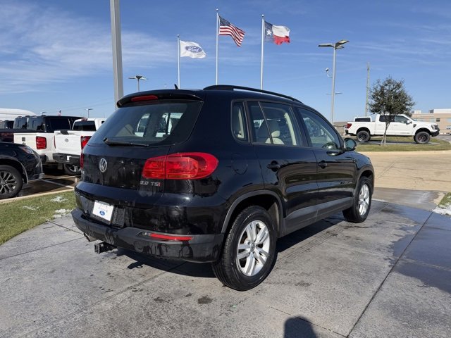 Used 2016 Volkswagen Tiguan S image 6