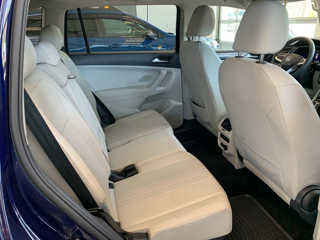 Used 2023 Volkswagen Tiguan SE w/ Panoramic Sunroof Package AWD/4WD image 18
