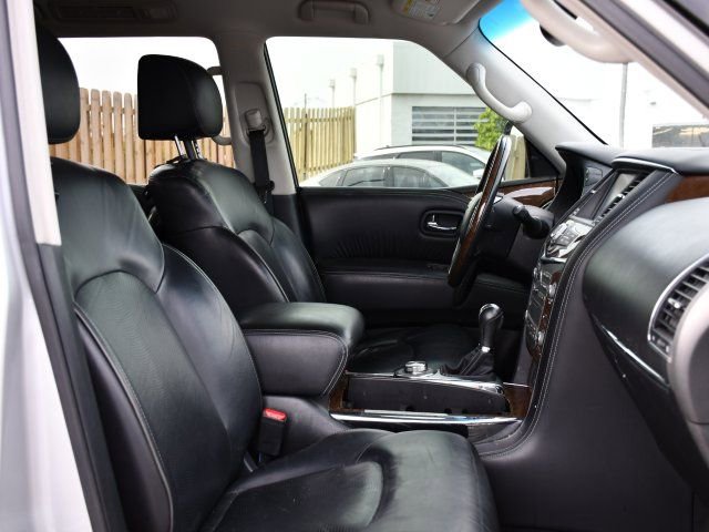 Used 2017 INFINITI QX80 4WD w/ Driver Assistance Package image 29