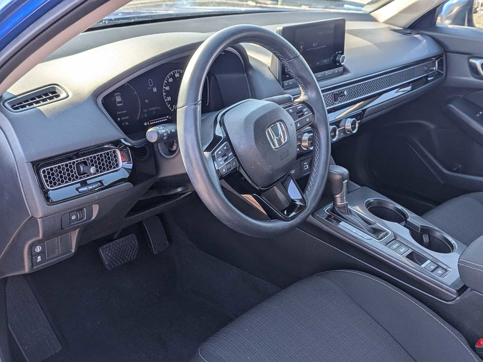 Used 2023 Honda Civic EX image 2