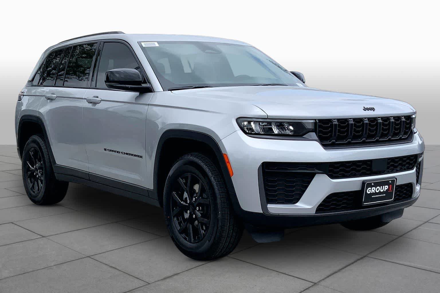 New 2026 Jeep Grand Cherokee Altitude RWD image 2