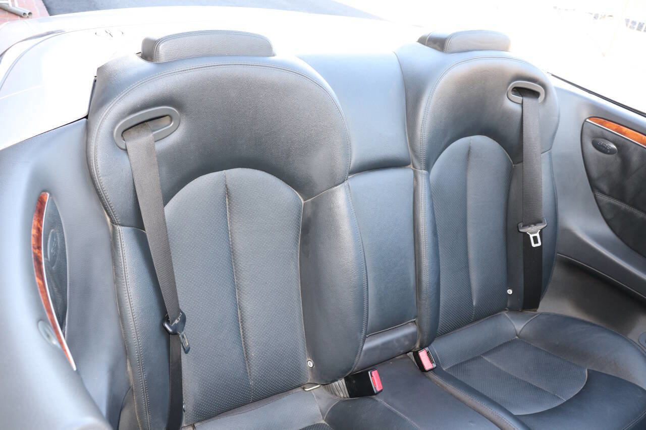Used 2005 Mercedes-Benz CLK 320 Cabriolet image 53