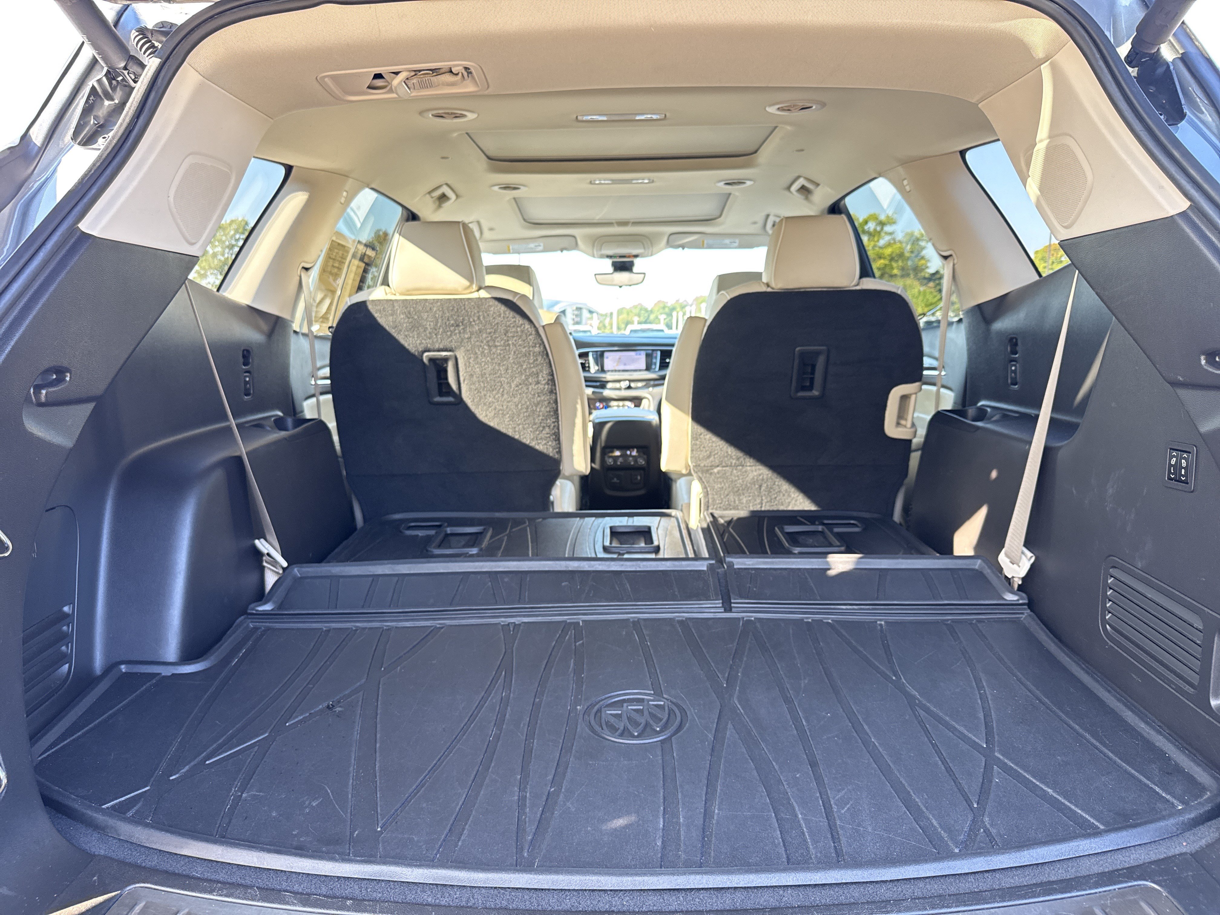Used 2023 Buick Enclave Avenir w/ Avenir Technology Package FWD image 34