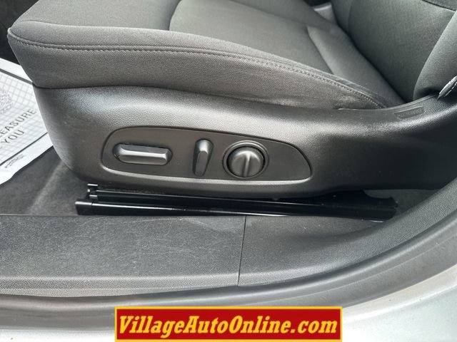 Used 2016 Chevrolet Malibu LT FWD image 13