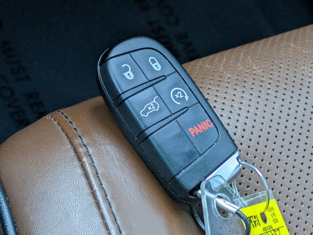 Used 2018 Jeep Grand Cherokee Summit image 30