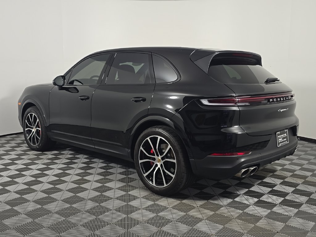 Certified 2024 Porsche Cayenne S AWD/4WD image 3