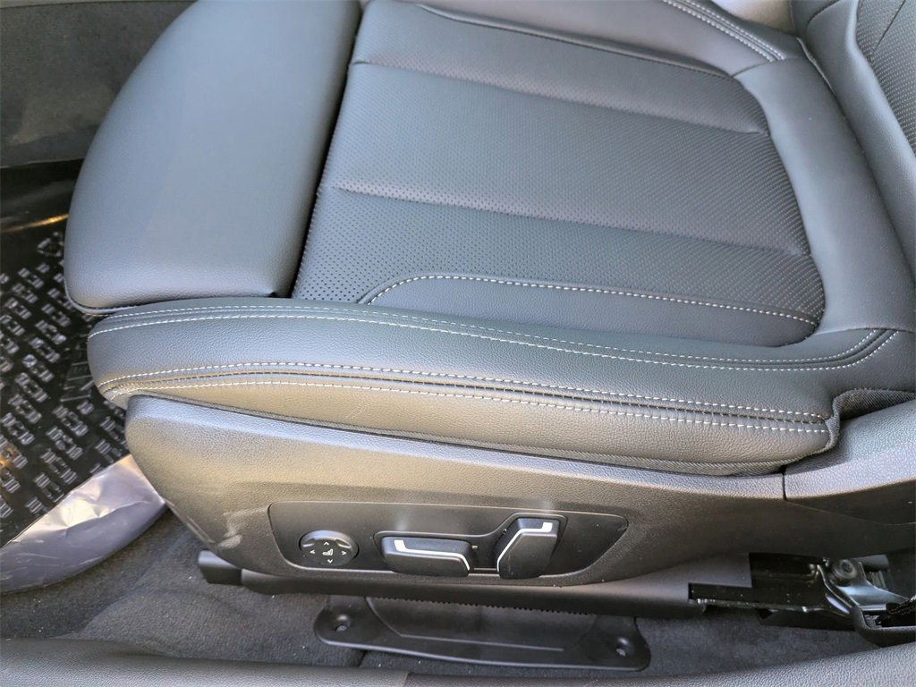 New 2026 BMW 330i xDrive Sedan w/ M Sport Package image 14