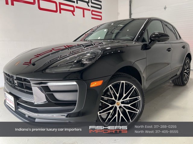 Used 2025 Porsche Macan T image 1