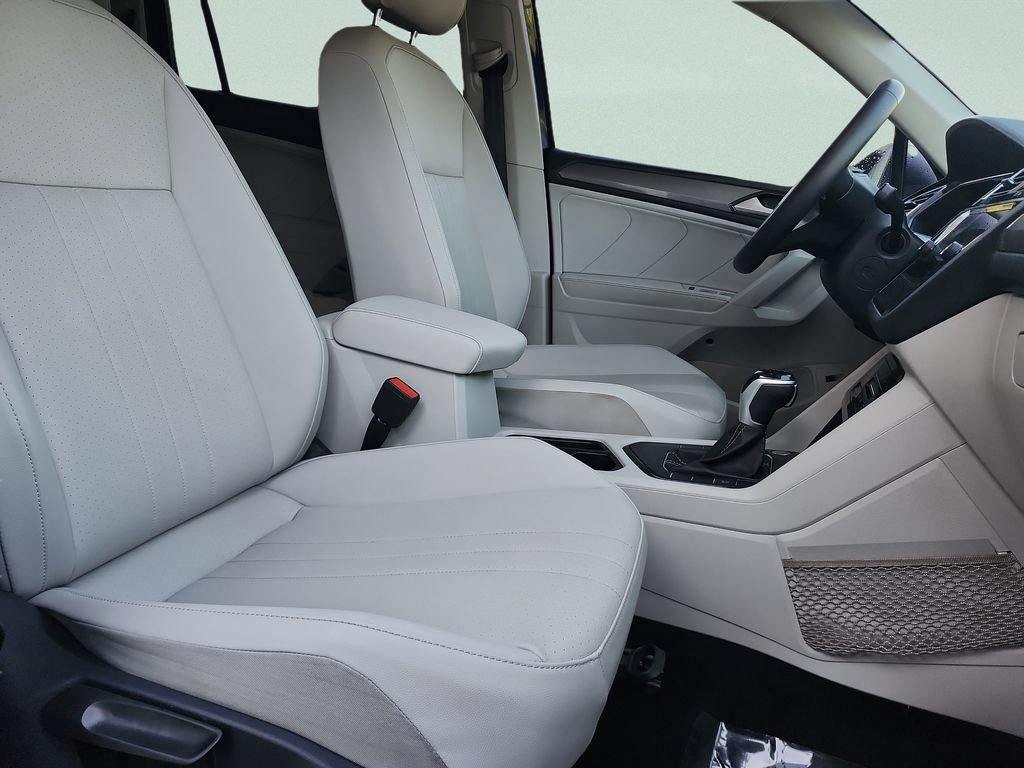 Used 2022 Volkswagen Tiguan SE FWD image 18