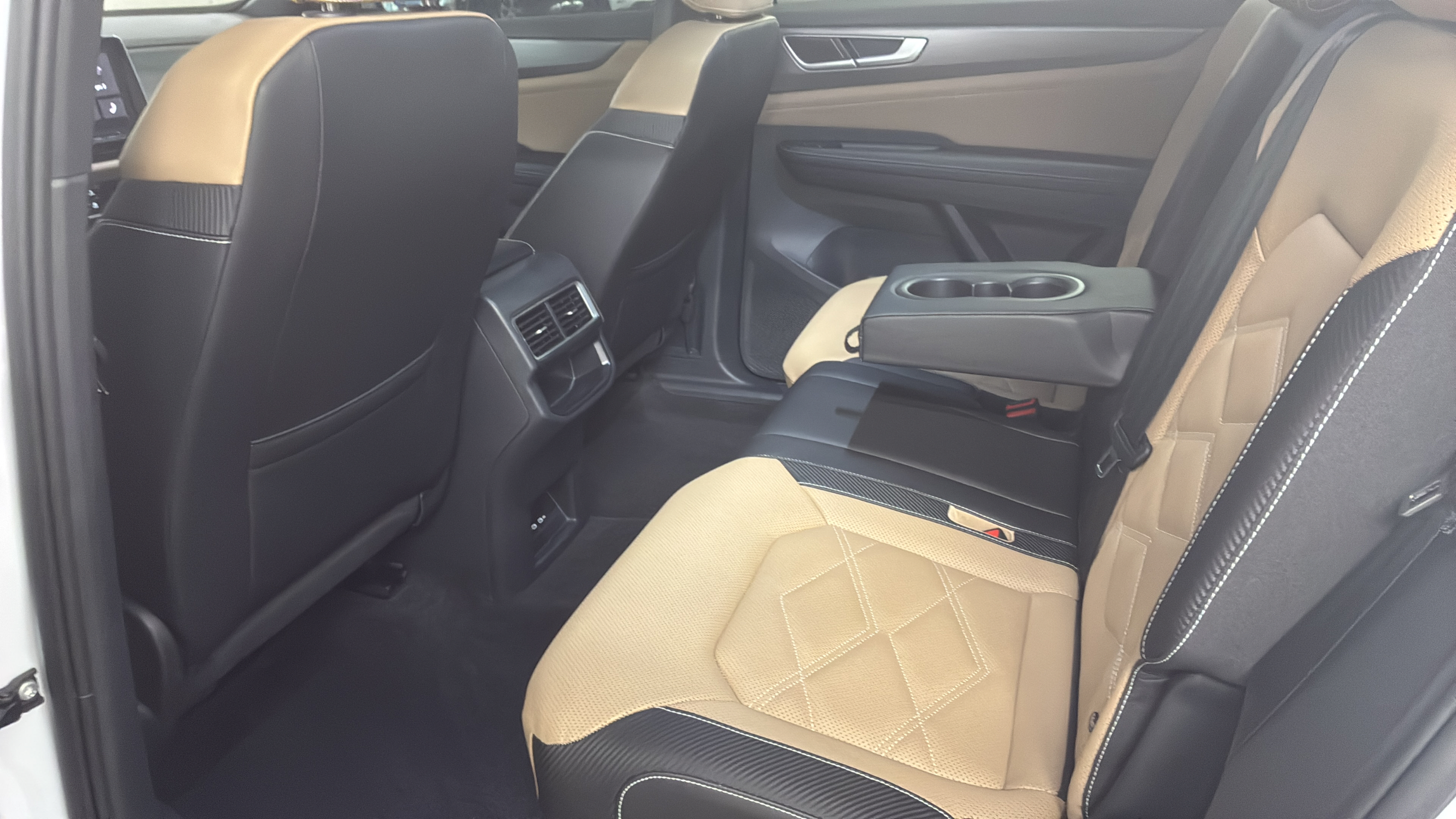 Used 2026 Volkswagen Atlas Cross Sport SE FWD image 19