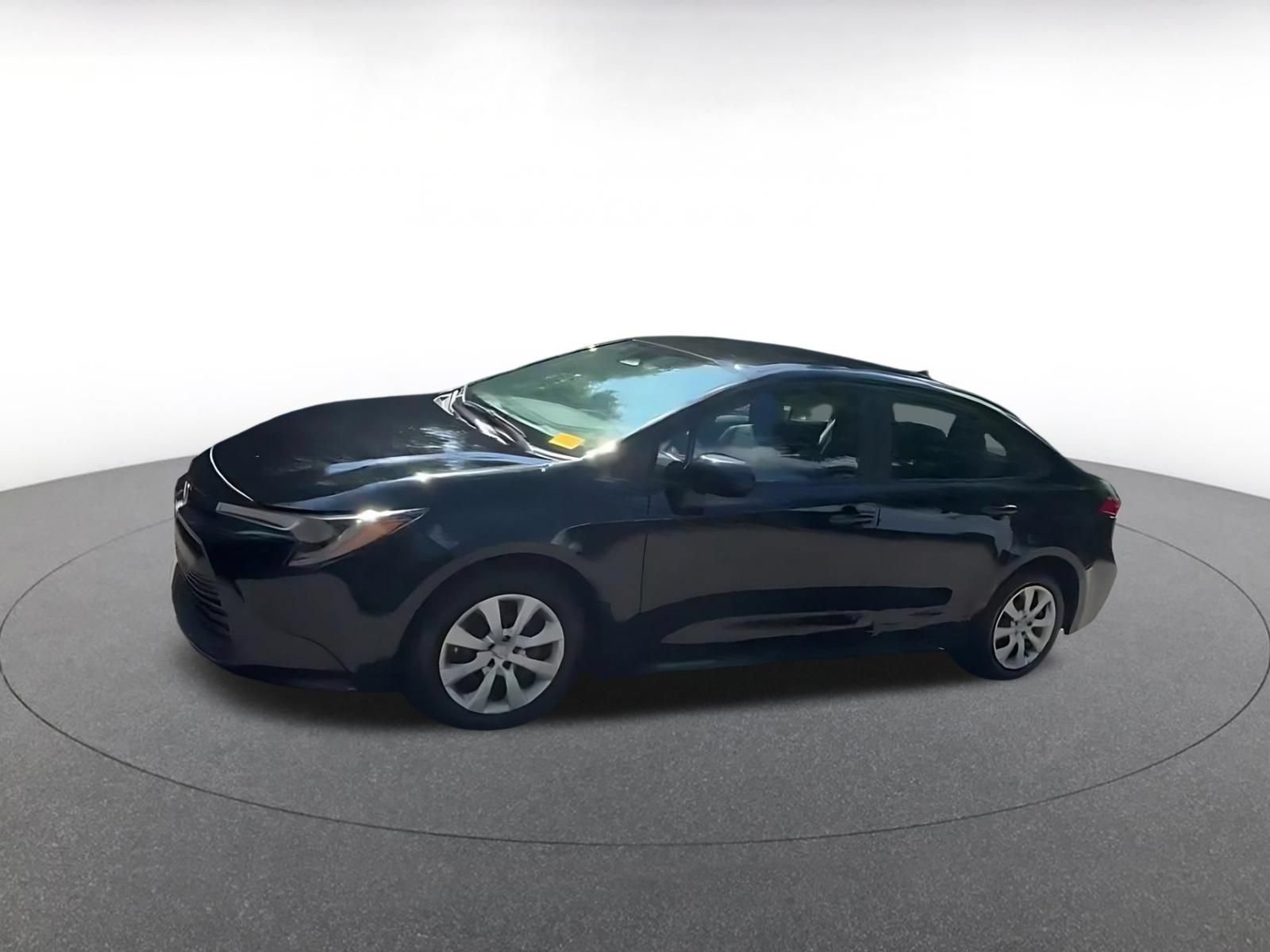 Used 2025 Toyota Corolla LE FWD image 7