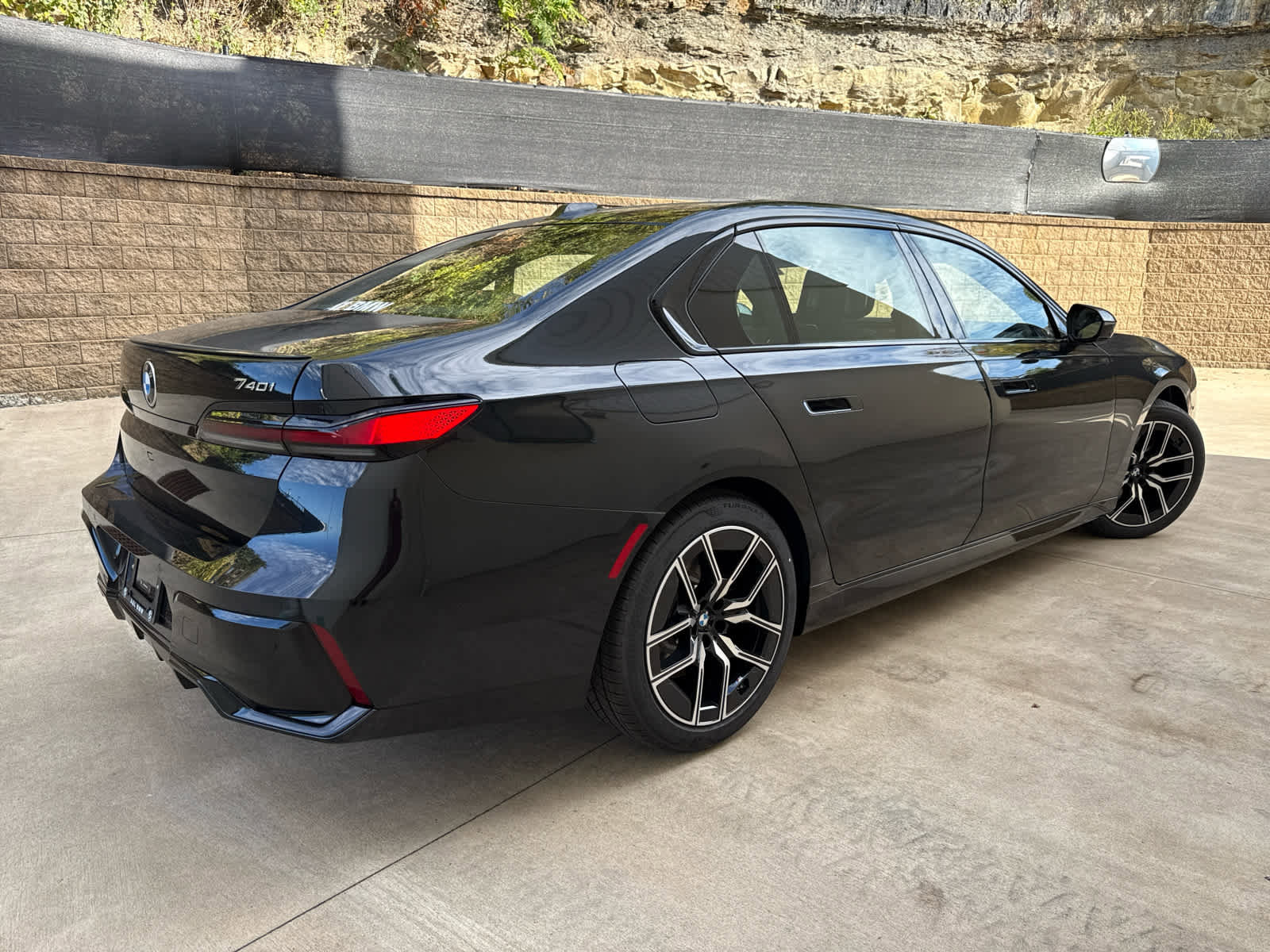 Used 2026 BMW 740i xDrive w/ Premium Package image 3