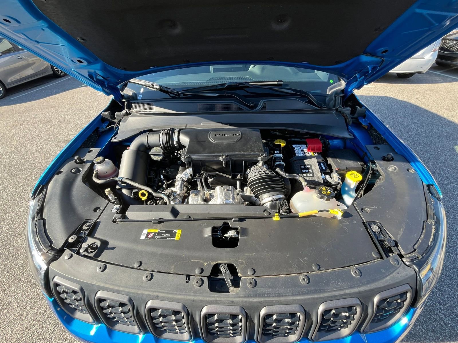 Used 2025 Jeep Compass Trailhawk image 31