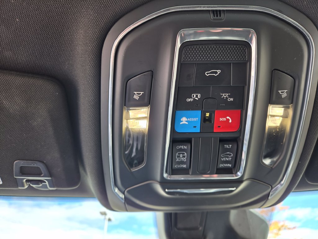 Used 2023 Jeep Grand Cherokee Altitude AWD/4WD image 20