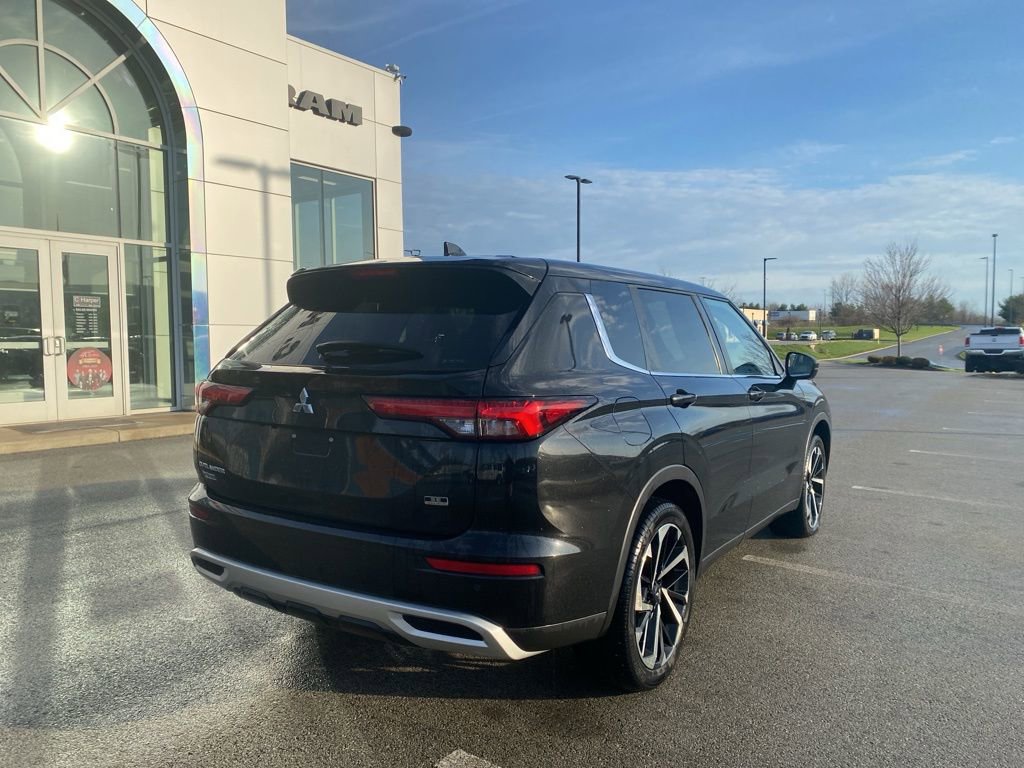 Used 2022 Mitsubishi Outlander SEL Black Edition image 2