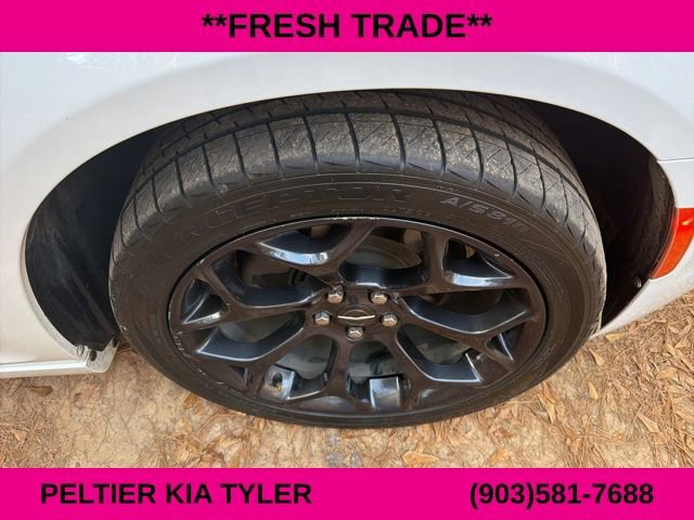 Used 2019 Chrysler 300 Touring w/ Sport Appearance Package image 14