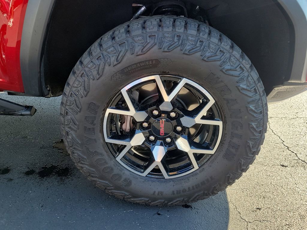 Used 2024 GMC Canyon AT4X AWD/4WD image 6