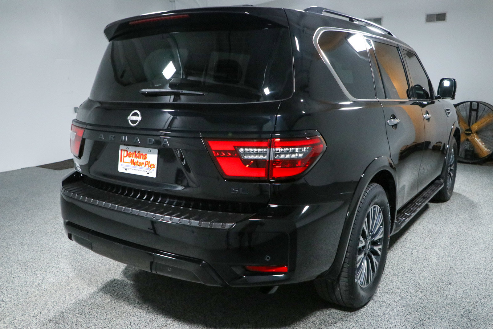 Used 2023 Nissan Armada SL w/ Midnight Edition Package AWD/4WD image 7